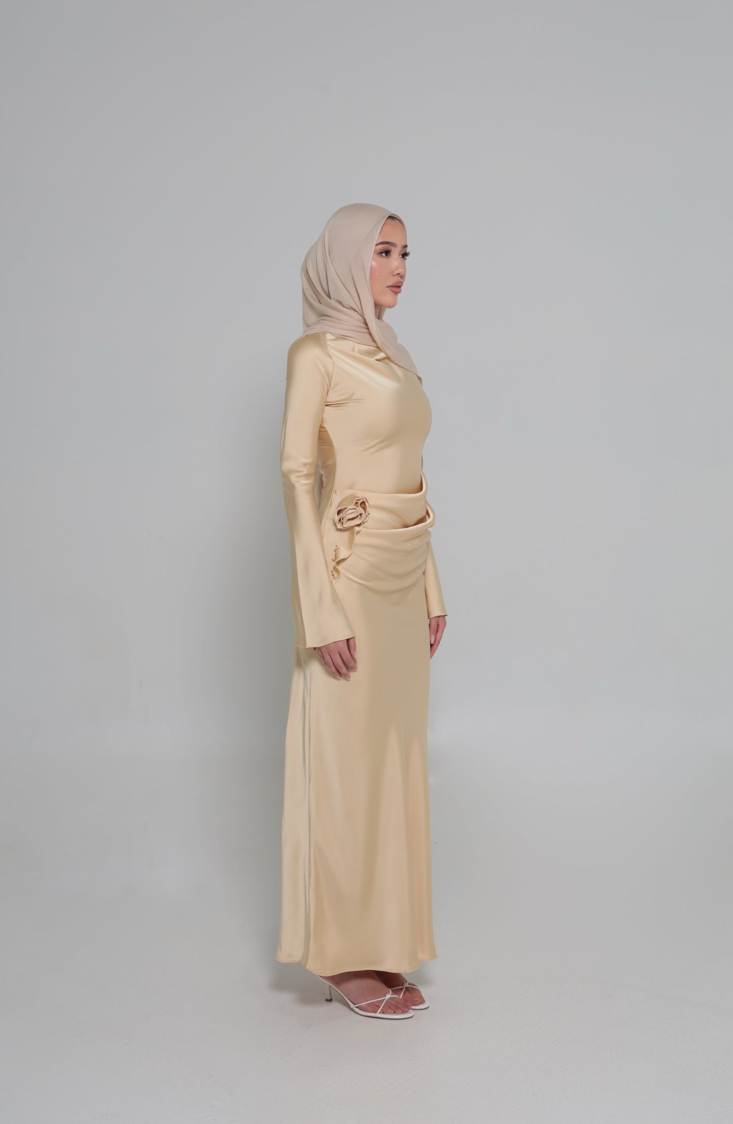 Lilia Silk